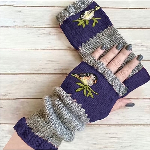Fingerless Gloves Thumb Holes Olive Green Gray Embroidered Birds Mittens NEW - Picture 9 of 10